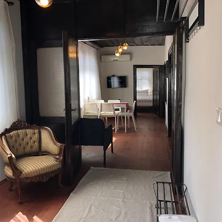 Apartament Saye House