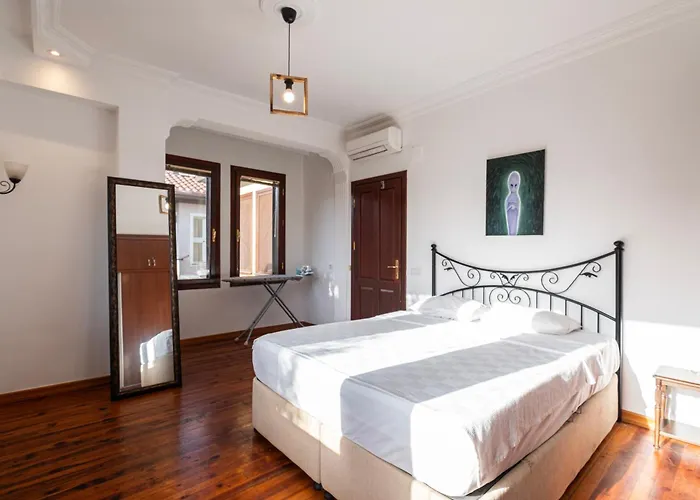 Saye House Апартаменты
