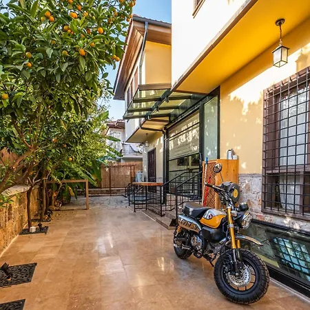 Saye House Apartment