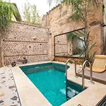 아파트 Saye House