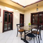아파트 Saye House